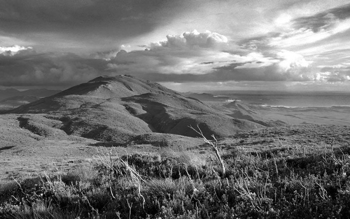 Mt. Hean dominates the De Witt Range.image